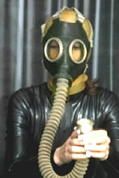 Das Gefühl der Gasmaske per SMS: 22744 Kennwort: Erotik Gasmaske - 1,99 €/SMS, bezahlte Operator, keine realen Treffen