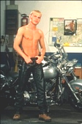 Born to be wilde per SMS: 22744 Kennwort: Erotik Bikergay - 1,99 €/SMS, bezahlte Operator, keine realen Treffen